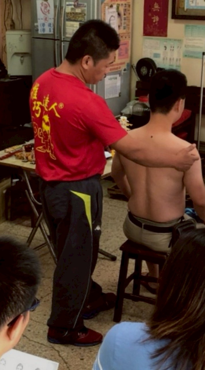 玄武堂刮痧拔罐你最讚