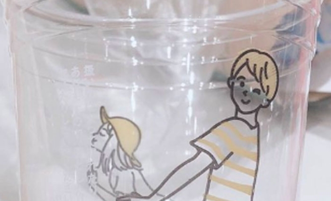 日本麥當勞推出手繪風文青男女飲料杯，卻被網友玩成令人傻眼的情色杯