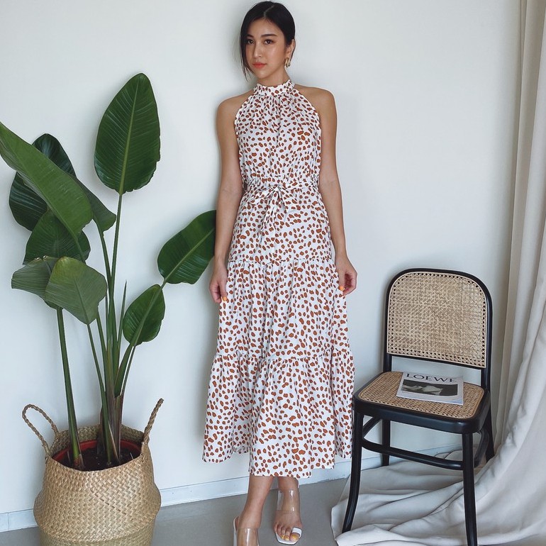 尺寸表 胸圍 腰圍衣長S 9262126M 9666127L 10272128單位：cmModel:174/58穿Ｓ【蝦皮商城鑑賞期及退貨注意事項】1.提供15天鑑賞期(含例假日，此為考慮期並非試用期