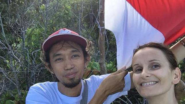 Setelah Bulan Madu di Bali, Pasangan Viral ini Pilih Lebaran di Makassar