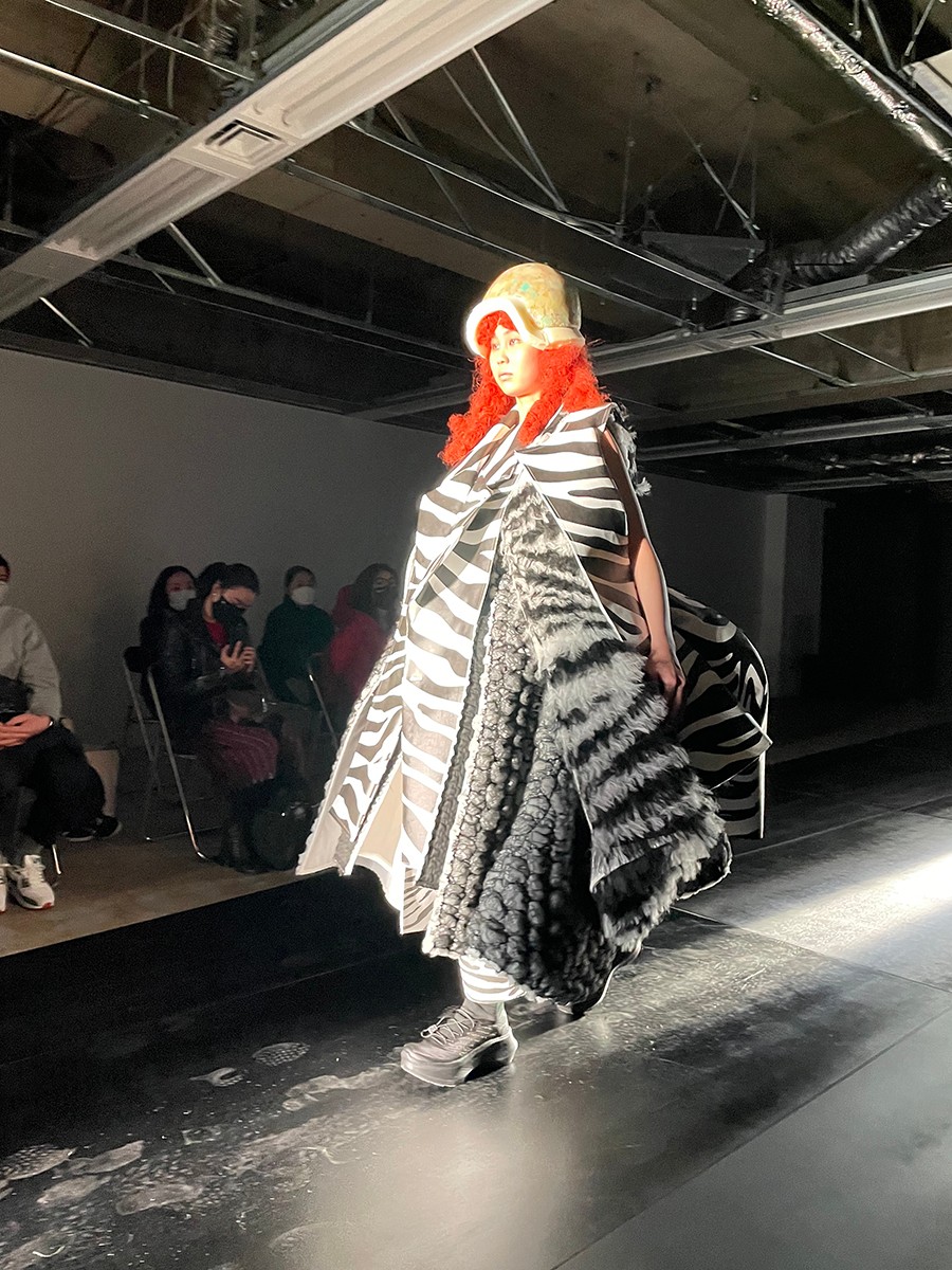 2022秋コムデギャルソンコレクションピースパワーショルダー黒ジャケット美品激安 2022秋コムデギャルソンコレクションピースパワーショルダー黒