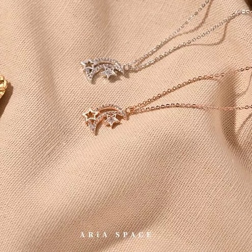 •ARiA SPACE• 商品材質：合金• 尺寸：全長約 40 cm / 延長鍊約 5.5 cm / 墜飾約 1.7 cm • 單件販售• 鑑賞期及退貨注意事項】提供15天鑑賞期之權益(含例假日，此為