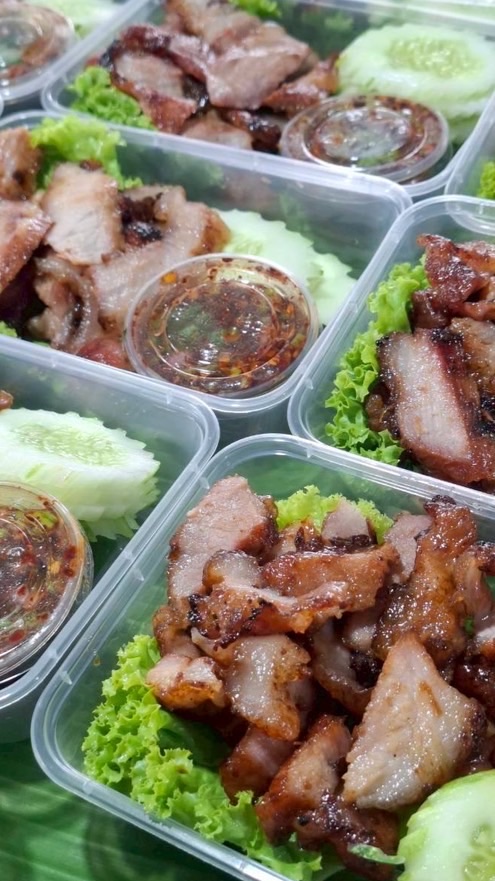 หมูมอมอว์