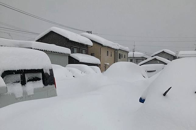 車跟房子都不見了 積雪214公分 日本福井打破32年來大雪紀錄 風傳媒 Line Today