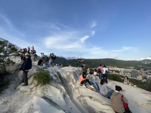 軍艦岩 親山步道 山頂風景