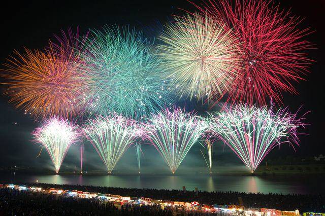 老天賞賜的震撼美 三大必看日本祭典花火 Eztravel 易遊網 Line Today