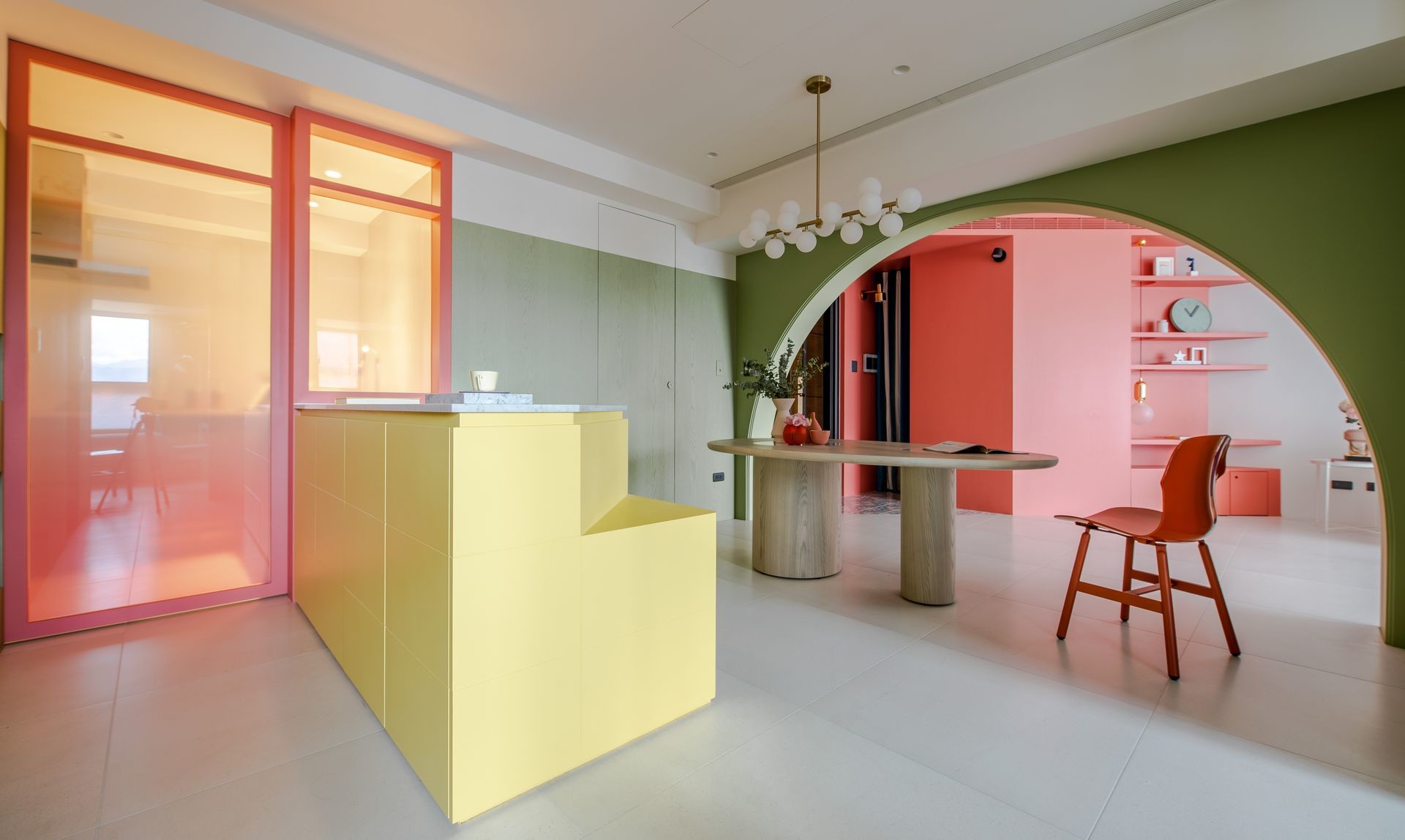 色彩美學；牆面裝飾；室內設計