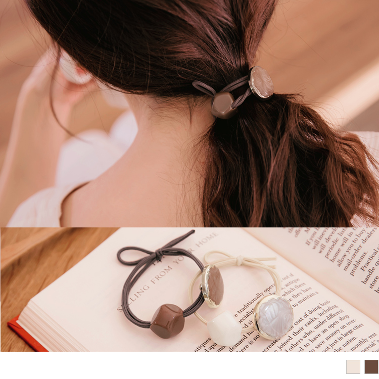巧克力色彩呈現微甜視覺， 帶出既活潑又清新STYLE 隨性紮髮都有時尚的味道 ~! ************** 小提醒： 髮圈直徑約:5.5cm，圓片長約:寬約:2cm *手工測量為正負1-2cm誤