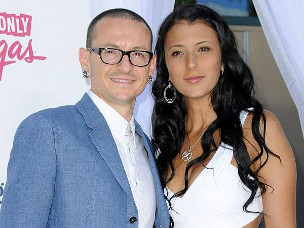 Pertama Kalinya Sang Istri Buka Suara Soal Kematian Chester Bennington