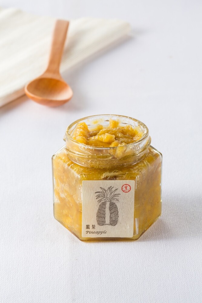鳳梨的熱帶水果風味加上化痰止咳祛寒補氣的中藥薑母 鳳梨的纖維香氣四溢爽口滋味讓人情不自禁地一口接著一