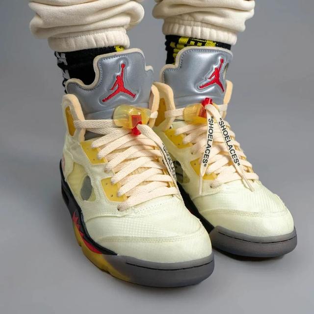 還有機會入手！Off-White x Air Jordan 5「色違」版本聯名鞋即將開賣
