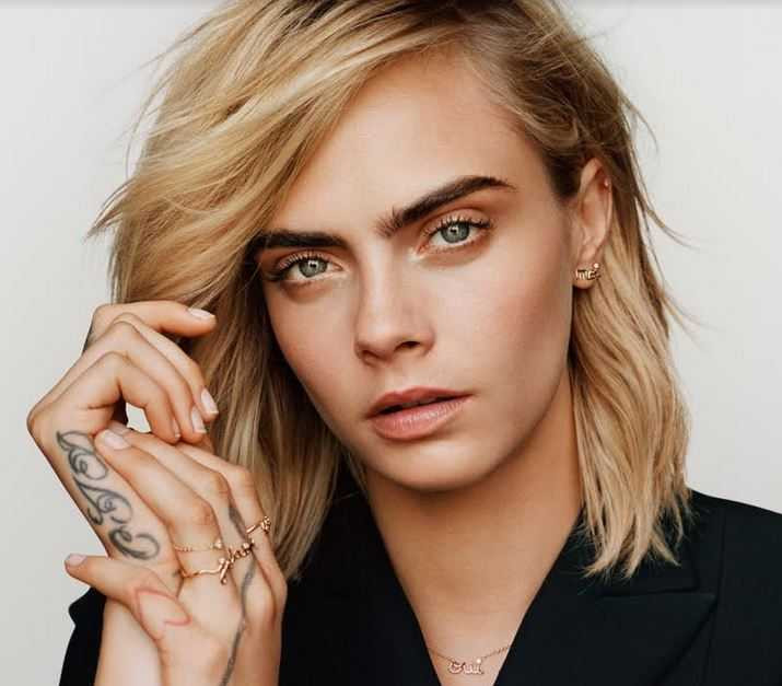 英國超模卡拉迪樂芬妮（Cara Delevingne），代言DIOR「Oui系列」輕珠寶。（圖╱DIOR提供）
