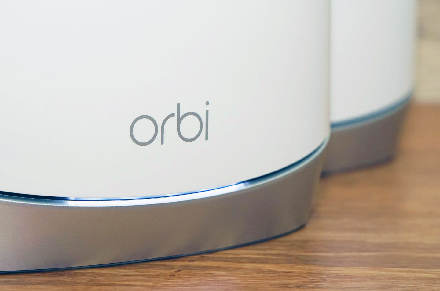 零死角收訊與優異網速：NETGEAR Orbi AX5400 三頻 Wi-Fi 6 延伸系統（RBK752）開箱與深度評測！