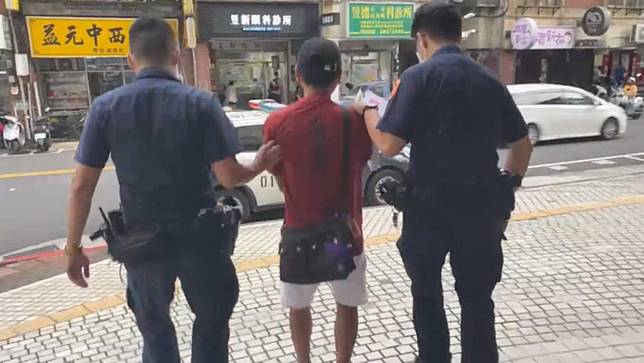 亮開山刀衝北投區公所男咆哮 我要失業補助 遭警逮 Ctwant Line Today