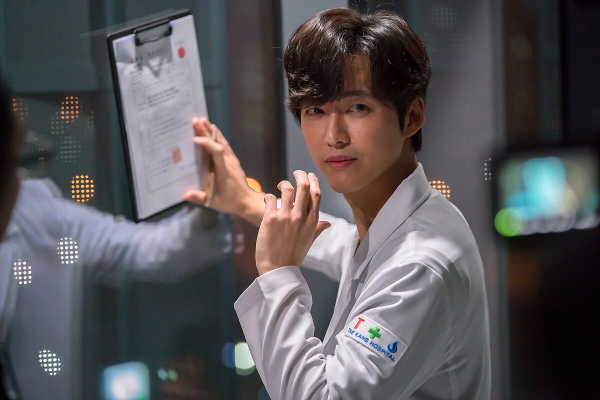 網評「最適合演醫生」韓劇男星！