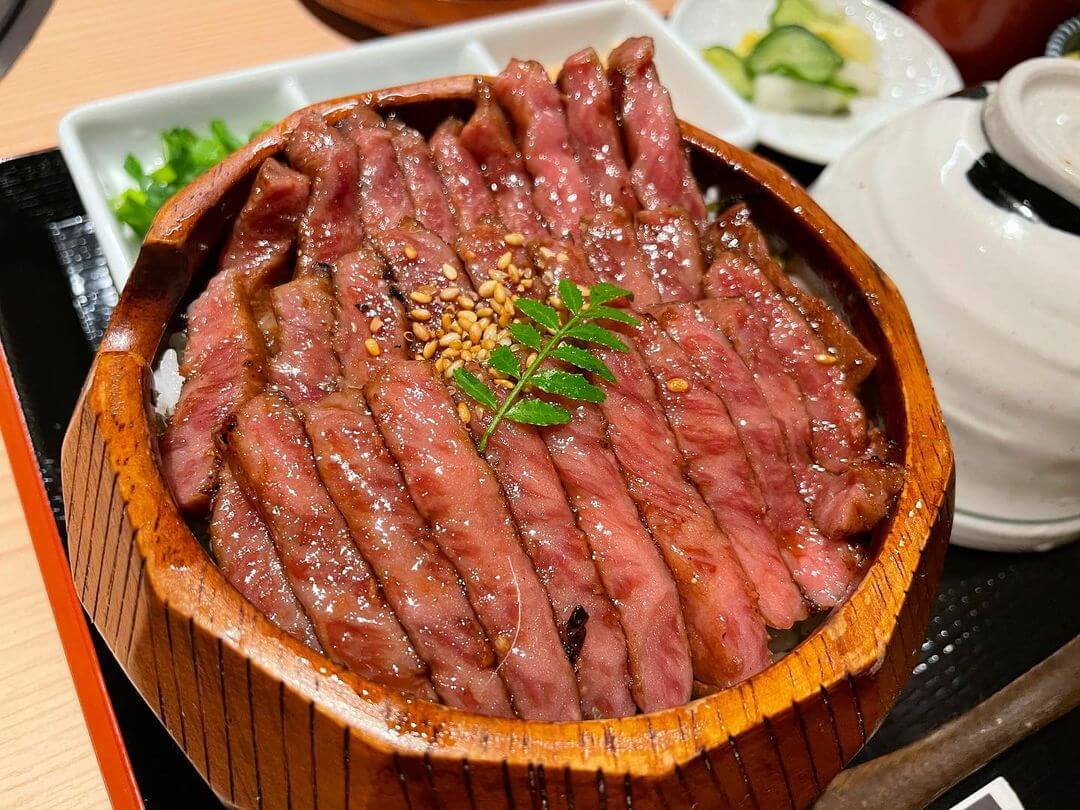 牛肉蓋飯三吃 古登里