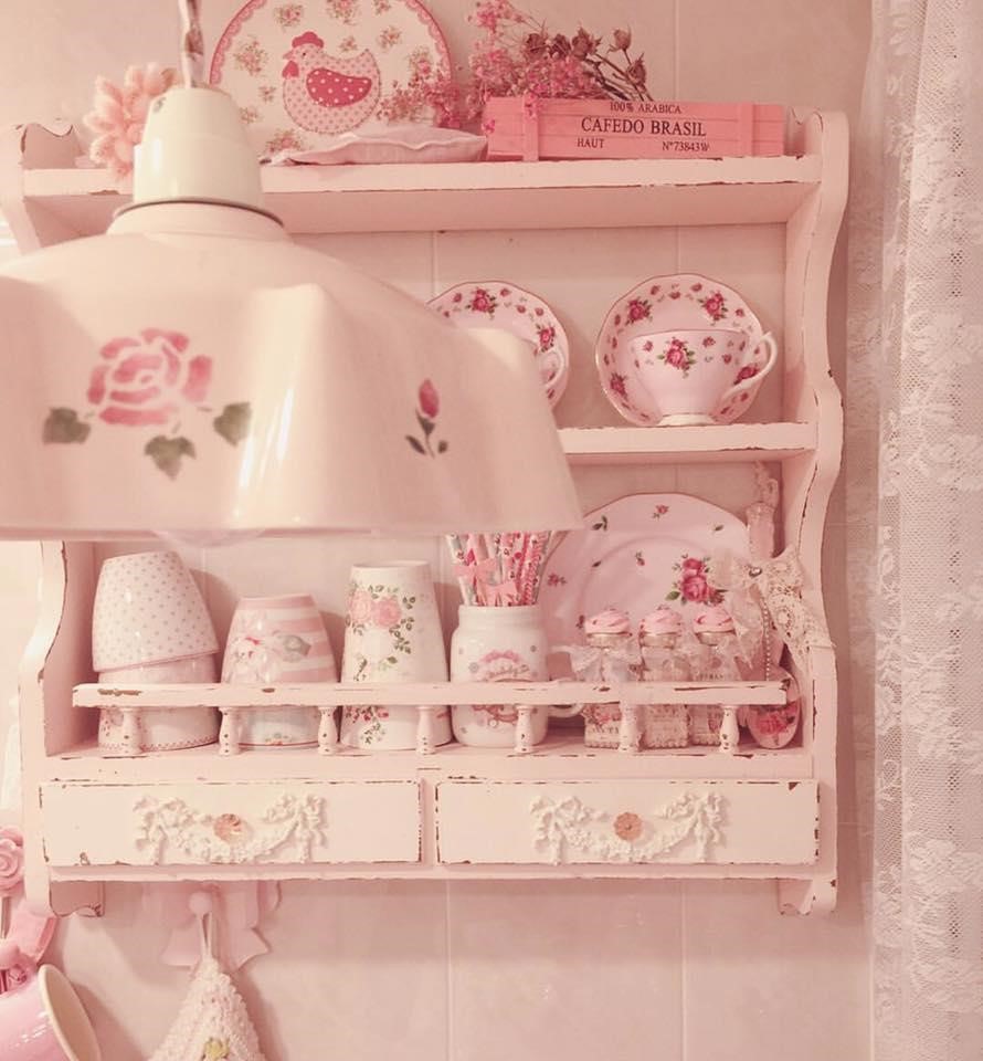 網友小美將住了24年的老屋重新整修，喜愛粉紅色及烹飪