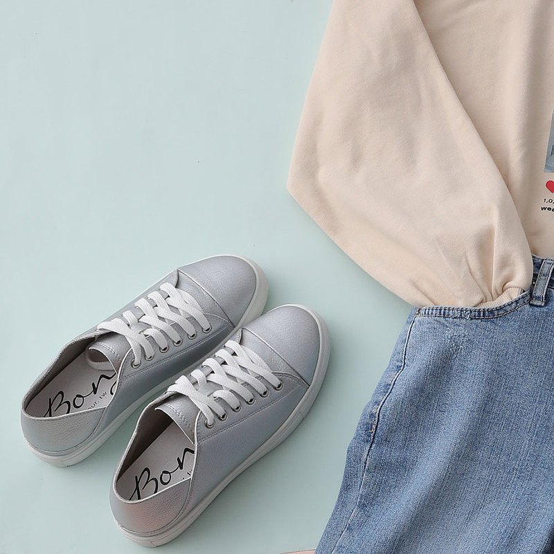 ．擁有二種穿法的高CP值 ．分段加厚減壓吸震更舒適 ．防潑水超纖環保皮革