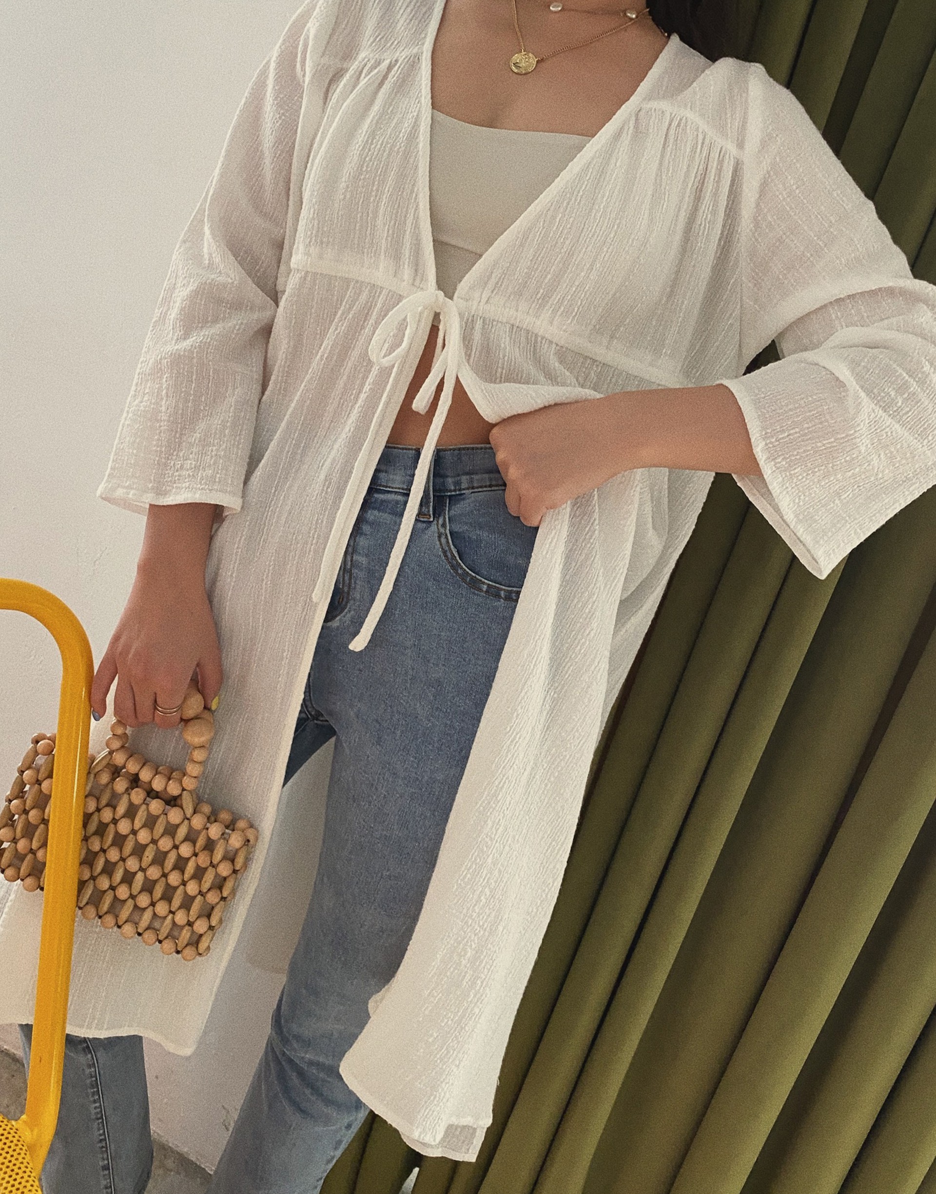 皺皺棉麻布料/中間開襟設計,腰圍處有抽繩綁帶/可當洋裝或罩衫兩穿