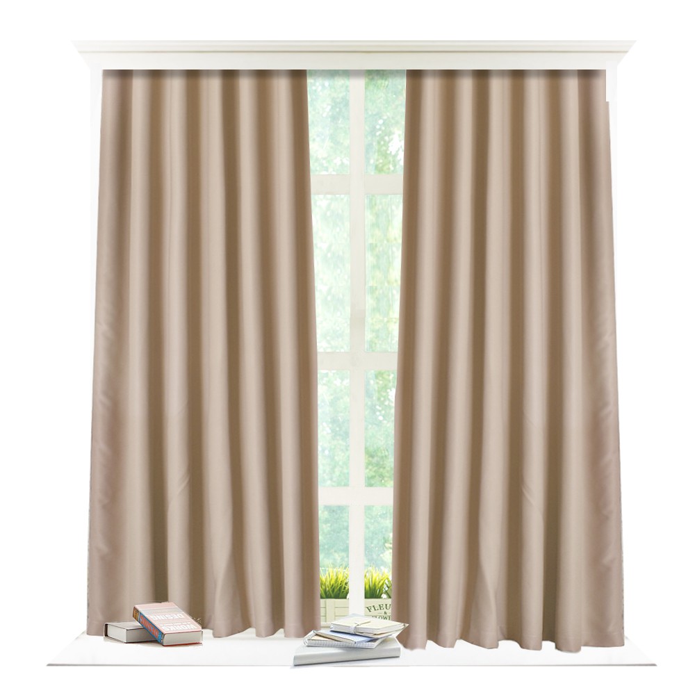 ☀️小銅板精選 遮光窗簾☀️商品特色✨還在為了新家沒有窗簾或是訂做窗簾很貴而煩惱嗎❓✨不用在煩惱了❗❗小銅板給您最經濟實惠的選擇❗❗✨簡單輕鬆就可以改變家裡的氛圍✨85%的遮光率，讓您午休的時候，也可以抵擋炎熱的太陽✨喜歡開窗讓陽光灑進室內的話，可以參考雙層的窗簾，傍晚的時候將前面窗簾綁起來✨微風徐徐，光線斜照入室內，若再搭配加購的裝飾掛布，再加上一杯咖啡☕或奶茶✨就算假日不想出門，在家裡也可以有優閒的午後時光☀️可使用三種安裝方式，伸縮桿、羅馬桿、滑軌☀️布料採三層夾絲設計，隔熱隔紫外線，省電又環保☀️高密度遮光布料，可直接放洗衣袋水洗贈送四爪勾，可調整窗簾皺褶，調整窗簾到適合的寬度。贈送金絲綁帶，可將窗簾綁起來，讓光線進入喔。贈送吊掛式圓環綁帶，若家裡沒有軌道，可以使用吊掛式圓環搭配伸縮桿使用，讓窗簾更好拉喔。(伸縮桿需另外加購喔)。商品規格款式：多款可選尺寸：寬100X高165/寬130X高230（尺寸皆為平攤尺寸沒有皺折喔，可使用附贈四爪勾抓皺）規格：單層（不含窗紗）材質：100%聚酯纖維是否需要組裝：部分需要喔，依照裝戶的寬度，可用四爪勾調整窗簾寬度洗滌方式：裝入洗衣袋可機洗，洗後以自然晾乾為佳 ⚠️注意事項⚠️窗簾購買前建議先測量一下您的窗戶寬高再購買喔，盡量不要目測，⚠️可以減少尺寸不合的情形發生喔❗⚠️若不確定要買什麼尺寸可以用聊聊詢問，小幫手可以協助您挑選適合的尺寸如何挑選窗簾尺寸⇝ 先選高度再選寬度。步驟1.窗簾高度選擇方式⇝ 建議窗簾比窗戶長10公分以上不碰地，遮光效果會更好喔。步驟2.窗簾寬度選擇方式⇝ a.單片開-單片窗簾寬度選擇- 若不介意皺褶感.只要窗簾寬度比窗戶或軌道寬即可， 若想要有皺褶感~建議可以選購單片窗簾寬度為 窗戶或軌道寬度*1.8倍上下皆可適用喔！ (購買時選購1片)過寬的部分，可使用贈送的四爪勾抓縐摺，調整寬度喔。 b.雙片開-雙片窗簾寬度選擇- 若不介意皺褶感.只要窗簾2片總寬比窗戶寬即可， 若想要有皺褶感~建議可以選購單片窗簾寬度為 窗戶或軌道寬度÷2*1.8倍上下皆可適用喔！ (購買時選購2片)過寬的部分，可使用贈送的四爪勾抓縐摺，調整寬度喔。⚠️品質保證：到收商品後如有任何瑕疵，請務必先用聊聊於我們聯繫，會為您處理退換貨事宜⚠️拜託拜託，切勿直接用評價溝通，每分評價對我們來說都非常重要，在此至上12萬分的謝意⚠️每台電腦所呈現出來的顏色可能不盡相同,或多或少都會有些色差，下標代表您能了解與接受喔⚠️窗簾布料屬於細緻的布料，為保障所有買家權益，若經下水洗滌，恕不接受退換貨，請您見諒