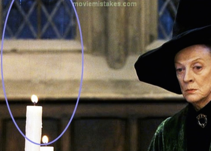 20個經典電影超爆笑穿幫鏡頭！《哈利波特》飄浮不是魔法，是靠鋼絲啦！