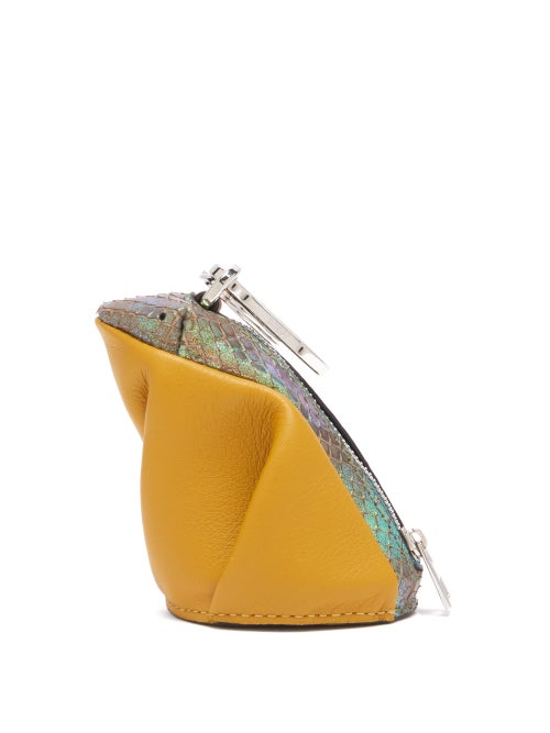 Loewe - Loewe's charming mustard-yellow frog-shaped coin purse key ring evokes a youthful charm. It'