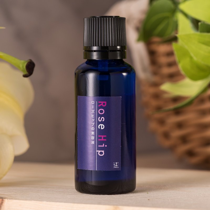 完全不含合成添加物及酒精, 100%白樺樹液之美容液。 搭配以人蔘根萃取出的植物膠原, 創造完美的肌膚。