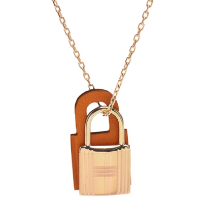 ★經典O'Kelly系列 ★Swift小牛皮鎖頭造型 ★質感金色項鍊，典雅高貴