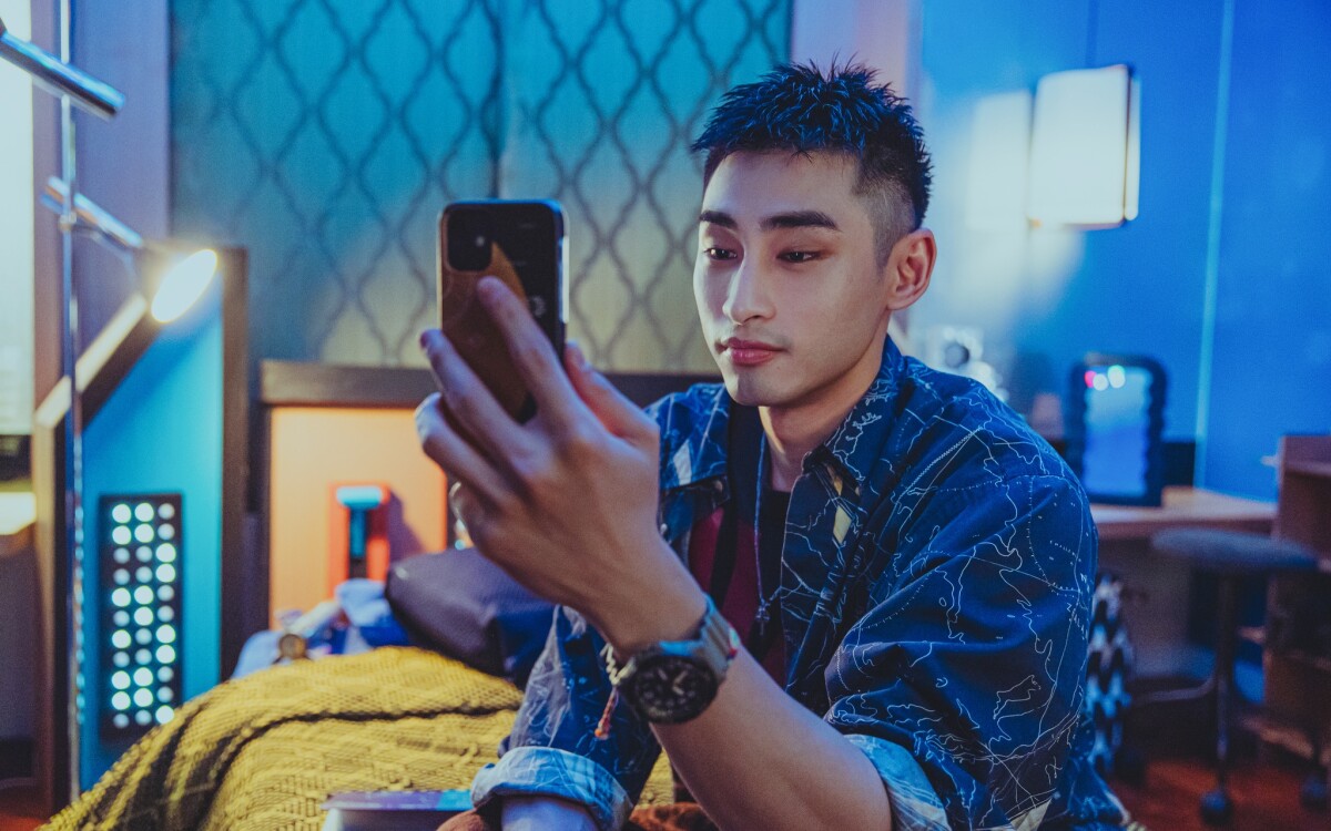 Netflix《此時此刻》7個選角秘密！小S原本要搭的不是吳慷仁？賈靜雯的CP大家搶著演！ | LINE購物