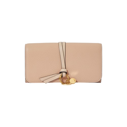 Chloé gives you the possibility of making this Alphabet wallet a unique piece. The classic shape of 