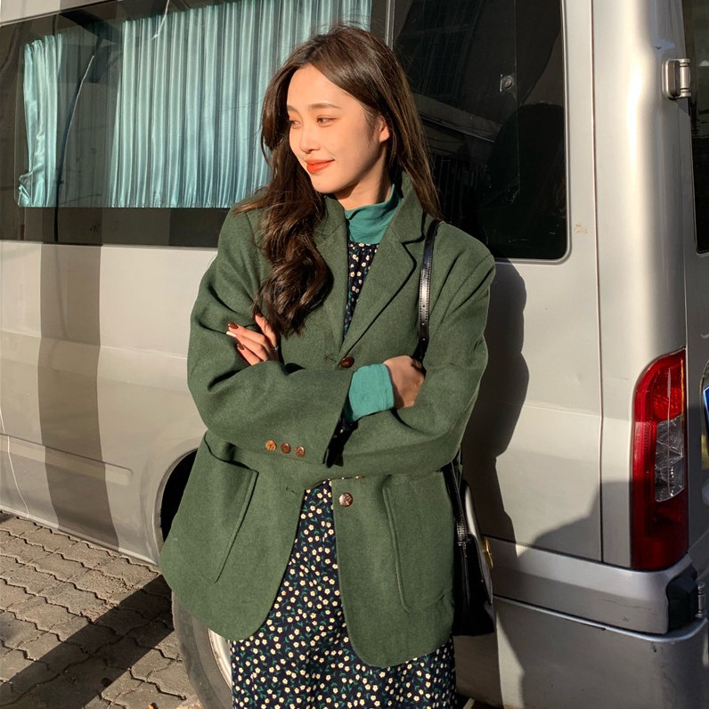 1207▼SIZE▼西裝 衣長75 袖長54 肩寬43 胸圍112打底衫 衣長56 胸圍84 肩寬38 袖長56連衣裙 裙長112 胸圍94 肩寬33 袖長59◆備註：手工測量 單位：cm因測量方法不