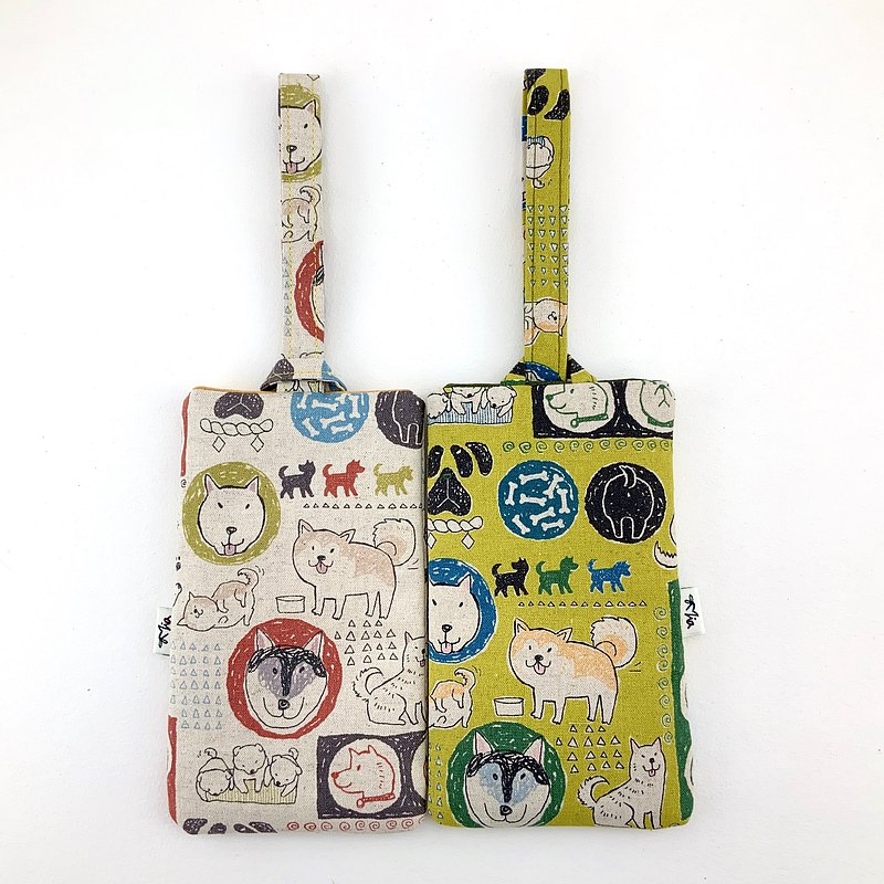 @只要小孩子才做選擇！秋田、柴犬、哈士奇，我都喜歡? @放在包內保護螢幕，取用方便，提在手上或掛在手腕上，保護手機又吸睛。 @販售商品為一個手機套。