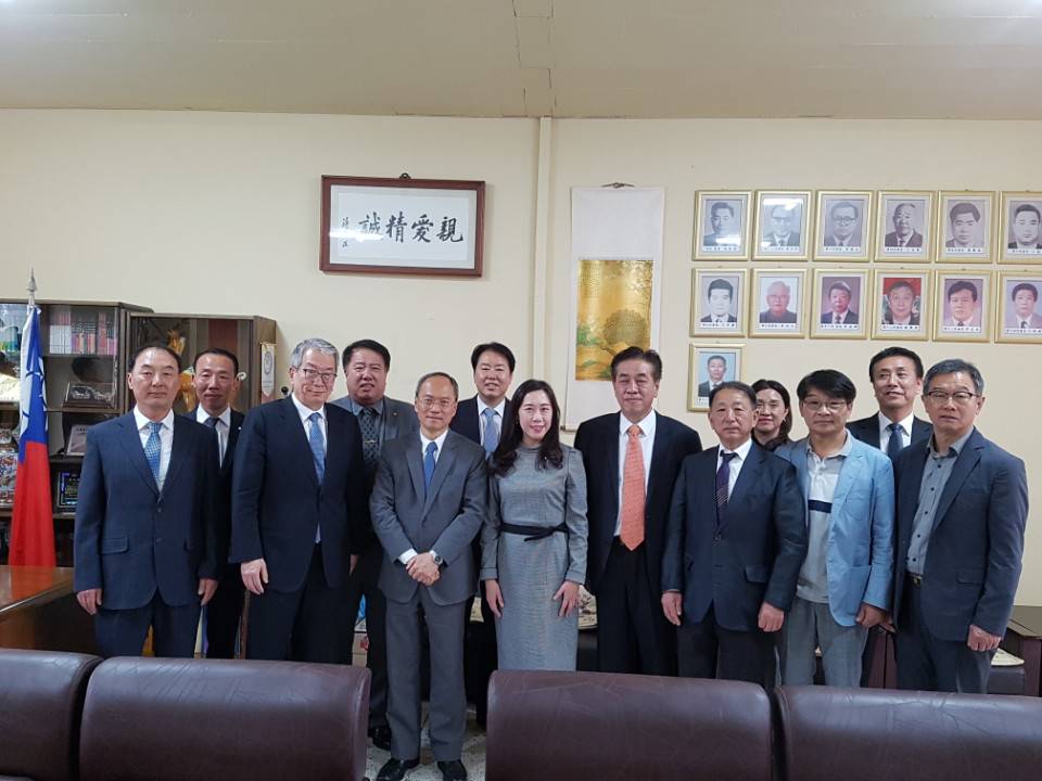 吳新興訪韓表達政府對僑界之關心 中廣新聞網 Line Today