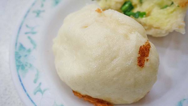 【台北美食】張記韭菜水煎包-比拳頭還要大顆的網路高評價水煎包