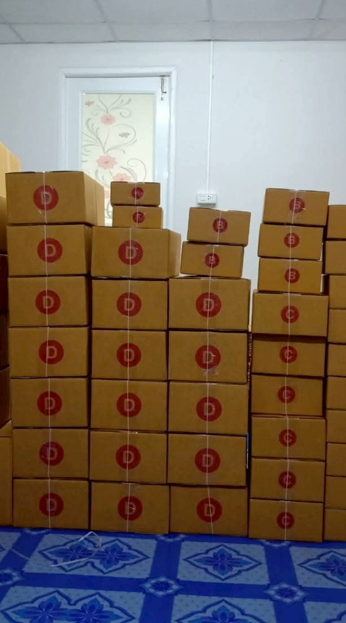 เพชรซี่ กระเป๋าหนังแท้  hiend ori