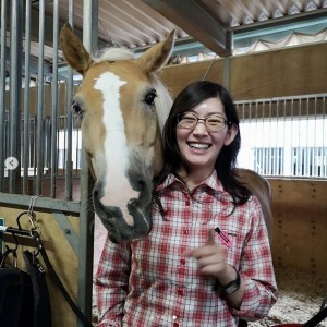 国民的美少女 佐藤藍子の今 馬に乗ってお花見する光景に 桜より美しい の声