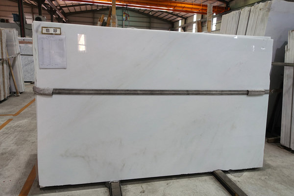 銀狐大理石-八里聯利石材，大理石材推薦，翡翠、瑞士白大理石，白色系大理石，電視牆、玄關、浴室、檯面適用大理石，有礦山自產自銷的大理石材廠推薦