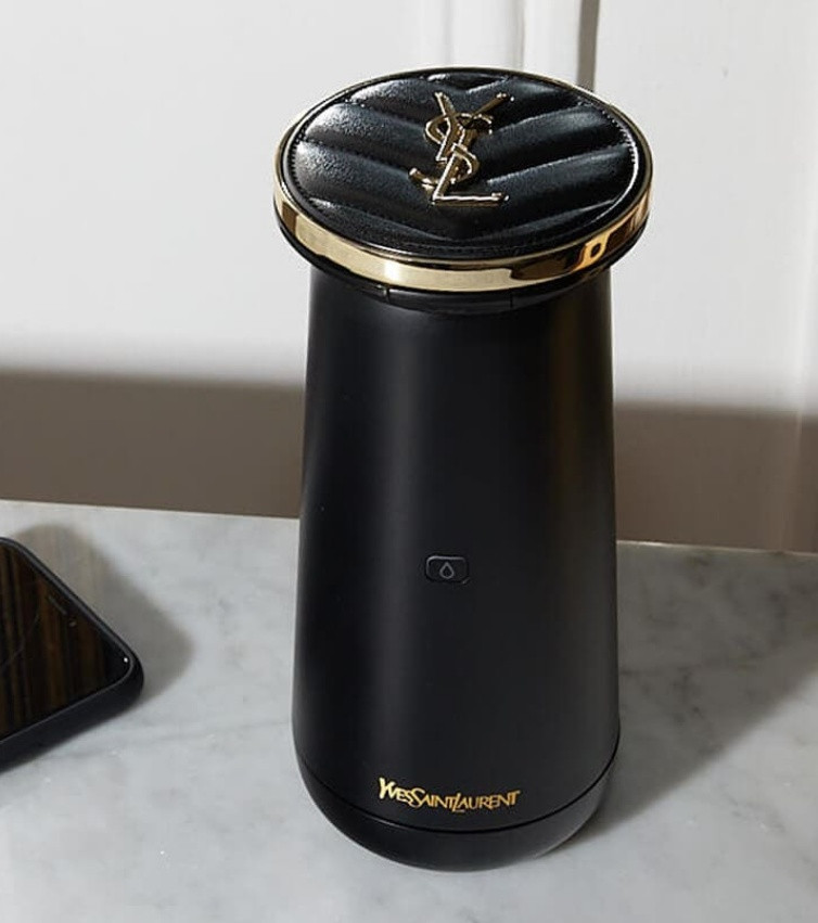 YSL新「唇彩調色機」引高科技彩妝趨勢！app訂製唇色＋皮革唇彩盤，天天是客製YSL唇妝