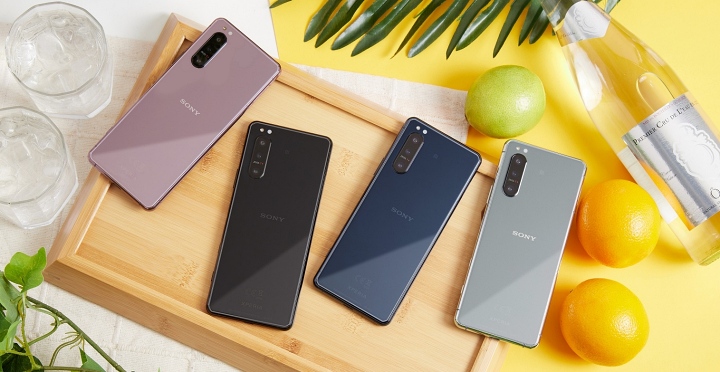 Xperia 5 II：瑰蜜粉、療癒黑、淨透藍、靜謐灰，售價 29,990 元。