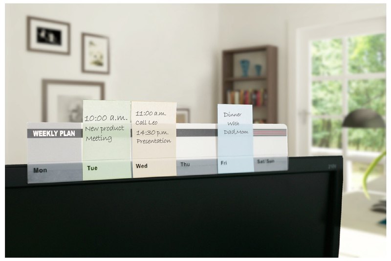 ◆可夾住多張便條紙。 ◆隨時收納混亂的紙張 , 不怕被風吹走或壓在文件夾裡面而找不到啦! ◆節省桌面空間 , 提升工作效率!!! ◆週計畫留言備忘板(灰)--貼心幫你夾住重要的MEMO與照片。