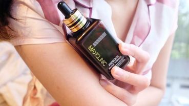 韓國美妝心得｜魅可麗兒MAXCLINIC蜂膠修護精華液｜清爽不黏膩，擦上那一刻立即感受肌膚水嫩嫩的Q彈很舒服