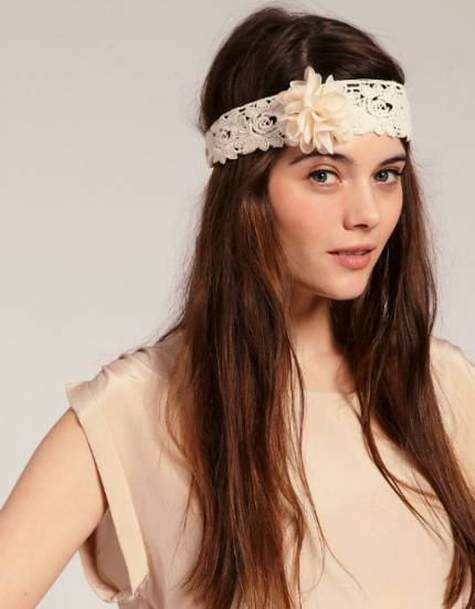 Percantik Tampilan Rambut Dengan 6 Model Headband Keren Ini!