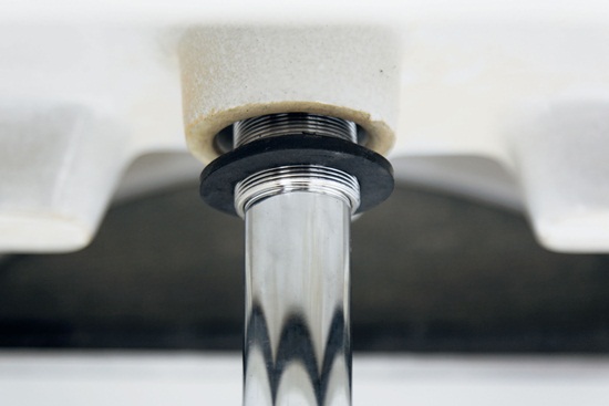 如何更換浴廁洗臉台按壓式落水頭？