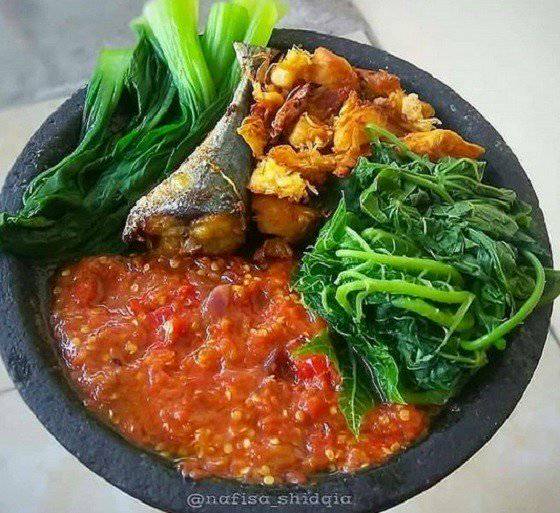 5 Resep Sambal Tomat Terpopuler Enak Disantap Dengan Terong Hingga Ikan Inews Id Line Today