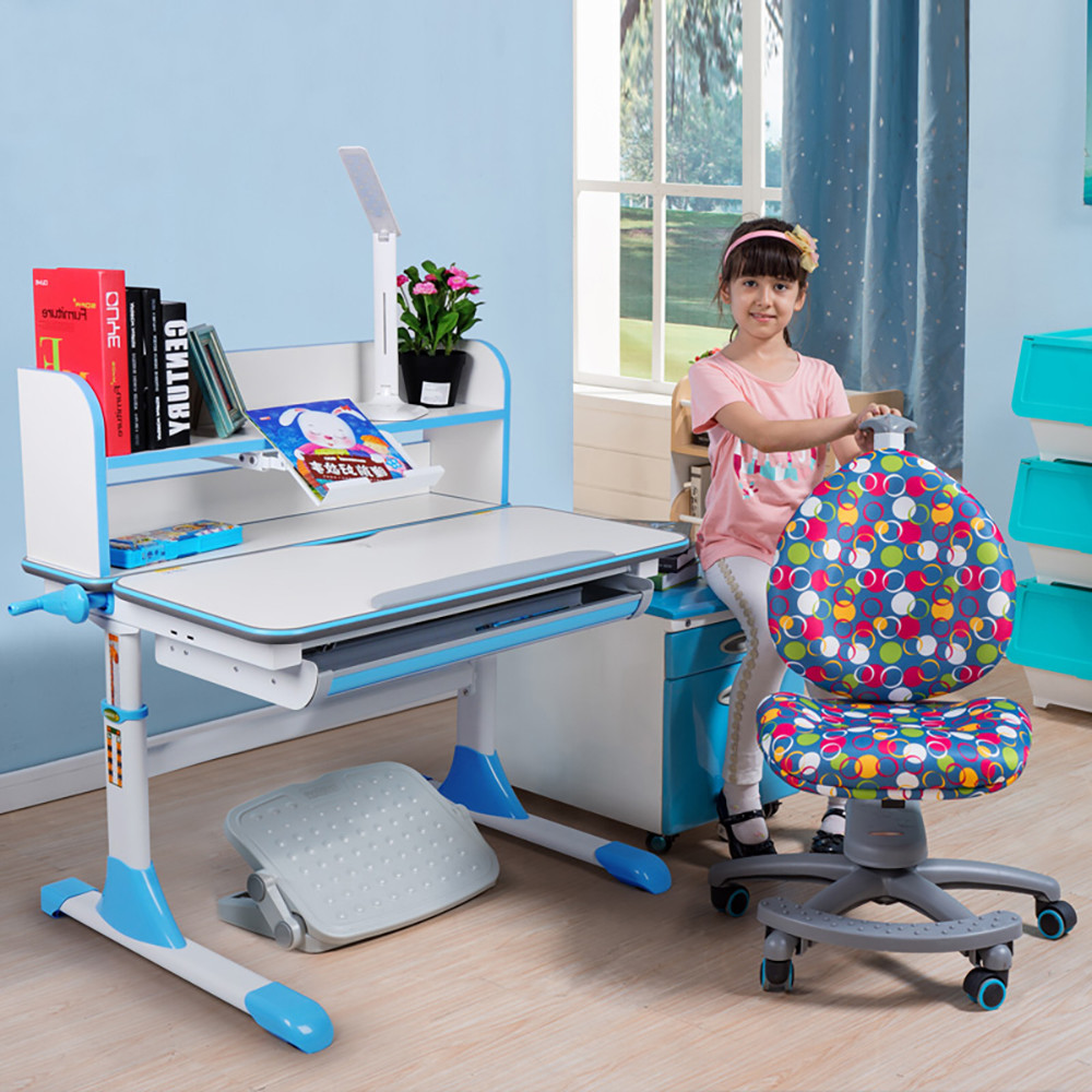 7.可任意調節椅背與椅墊高度，陪伴孩子一起成長。 8.椅子使用一體成型高密度棉，久坐不疲累。 9.椅輪附有智能重力坐剎系統，孩子坐下輪子自動鎖死，讓孩子能更專心學習。 商品規格 商品編號：ME356 