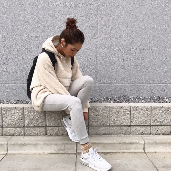 ウォーキング に最適な服装は 本格スポーツからお散歩コーデまでレクチャー Mine