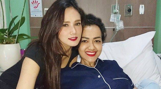 Deretan Artis ini Kapok Berfoto Bareng Mulan Jameela?