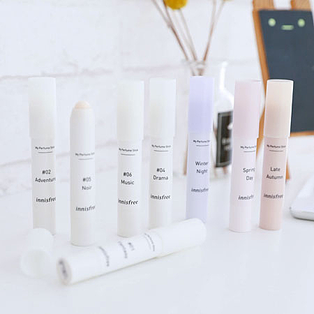 筆狀設計攜帶方便，一整天沉浸在香氣創造的氛圍中。