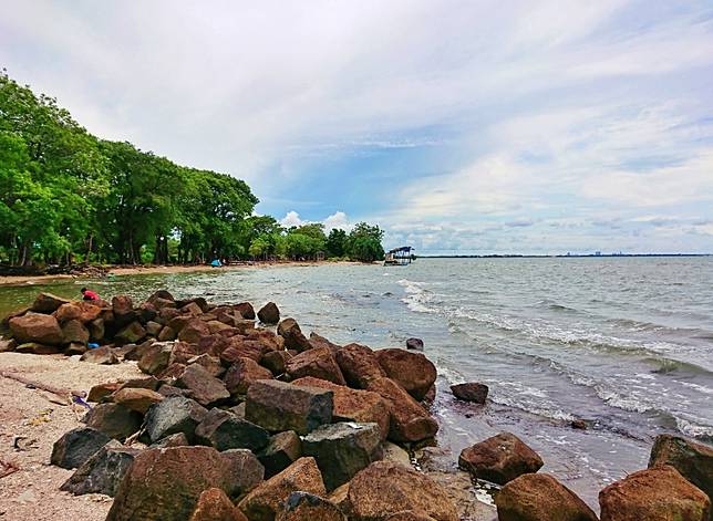 Siap Grak Indahnya Pesona Pantai Kuri Maros