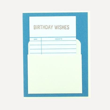 小時候，你也曾試過跟好朋友在圖書館翻看每本畫的借閱卡，好奇要知道每本畫的歲數。這些記憶留在我們的心中，是童年的美好回憶。 The Regional Assembly of Text 取材自那張老舊的借